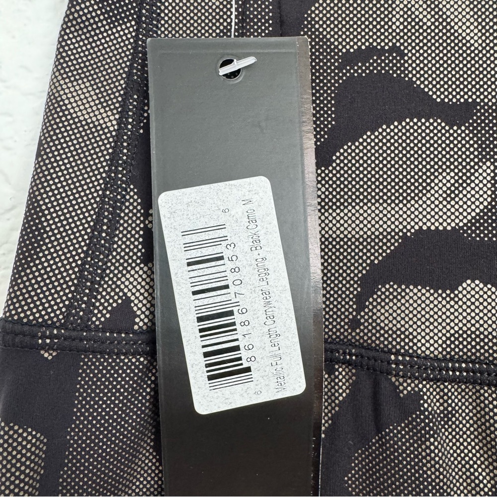 Alexo Athletica Metallic Black Camo Carrywear Leggings - Picture 9 of 9